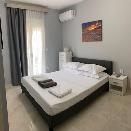 Umbrella Apartment Переа Экстерьер фото