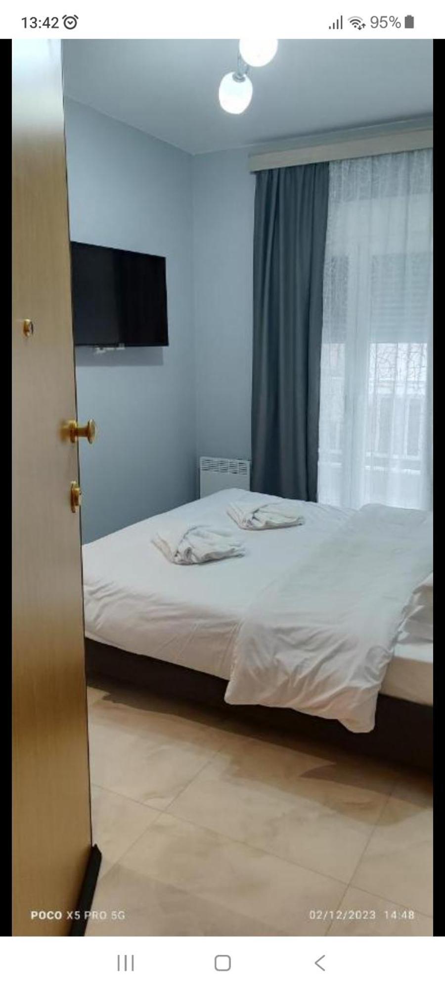 Umbrella Apartment Переа Экстерьер фото