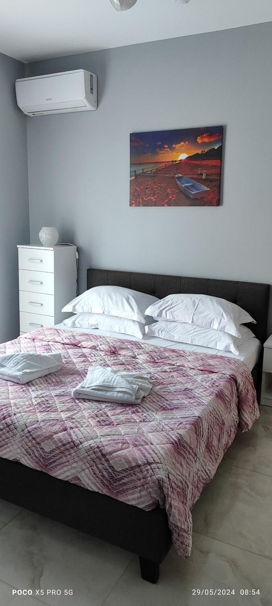 Umbrella Apartment Переа Экстерьер фото